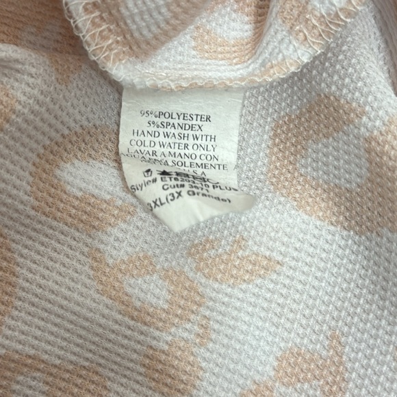 Hemish USA Animal Print Blouse - Picture 9 of 9